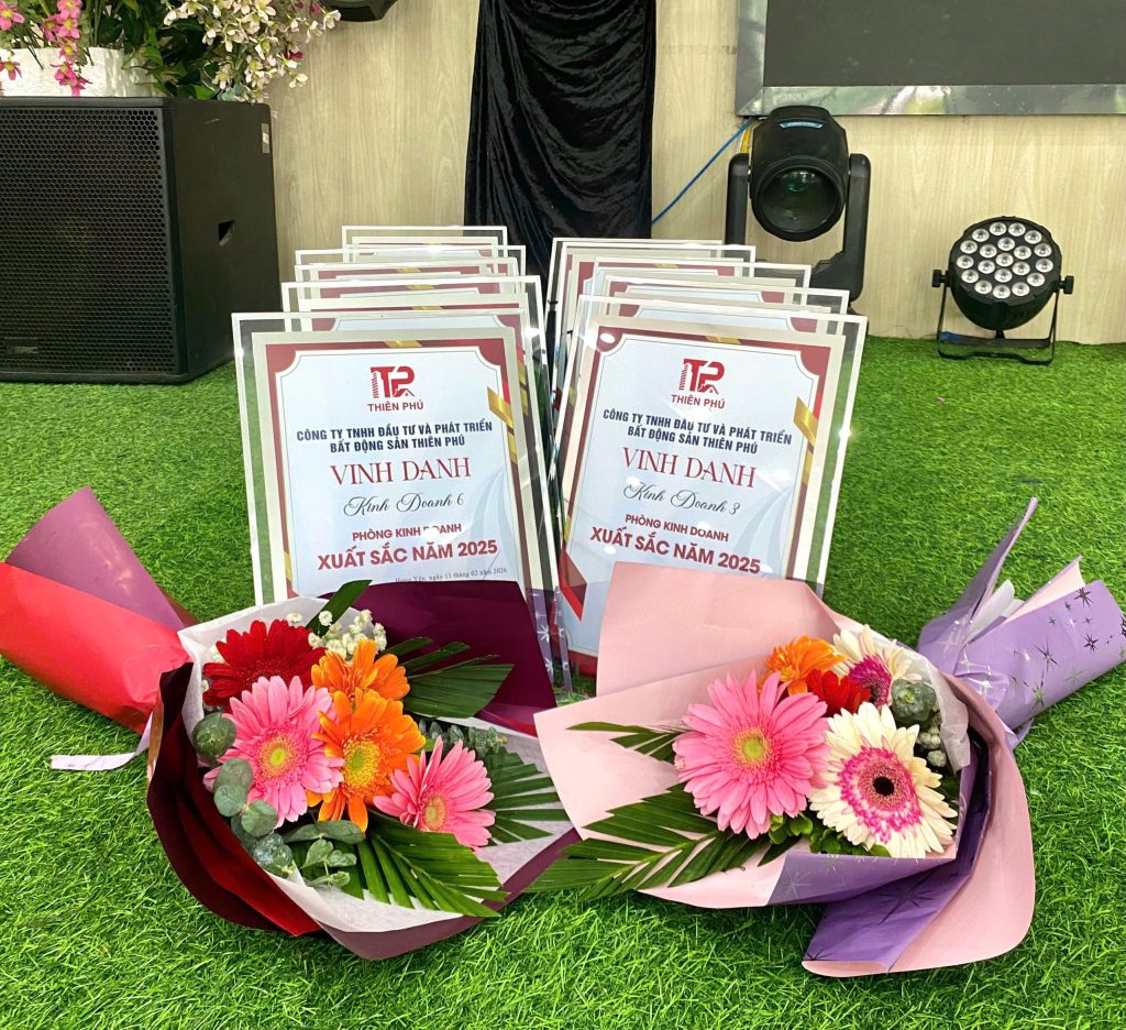 Vinh danh - Khen thưởng năm 2025 