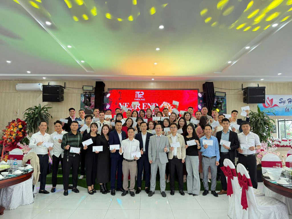 Trao thưởng Tết cho toàn thể CBNV năm 2025