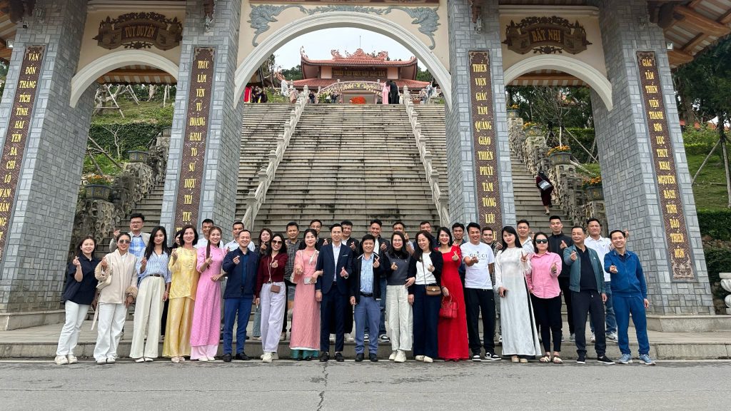 Chùa Cái Bầu - Quảng Ninh