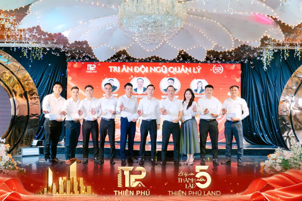 Tri ân đội ngũ quản lý công ty
